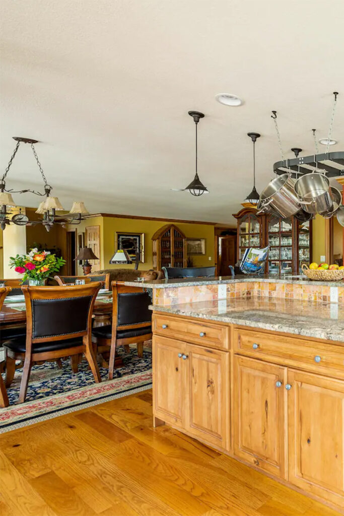 Kitchen Jewel on the Green - Luxury Vacation Rentals in Estes Park